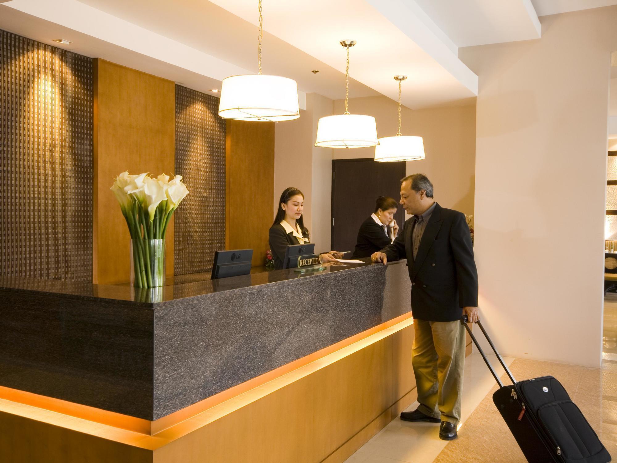 Baguio Burnham Suites Hotel Baguio City Exterior photo